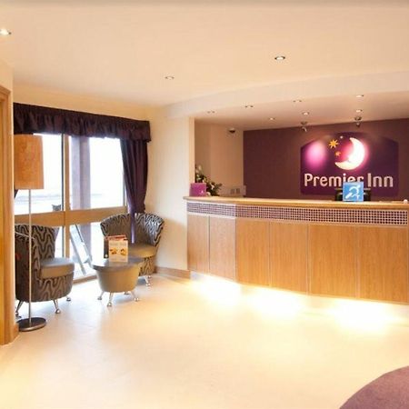 Premier Inn Rugeley Exterior foto
