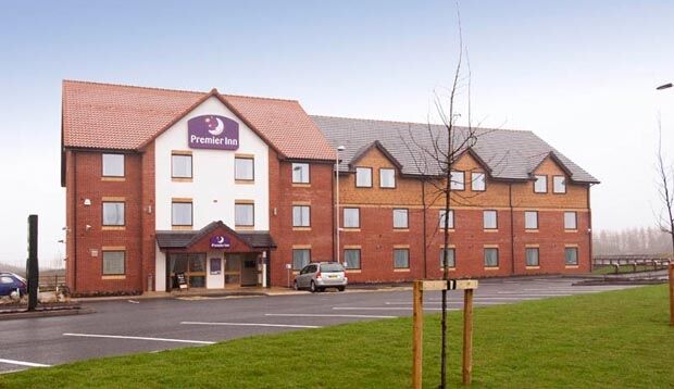 Premier Inn Rugeley Exterior foto