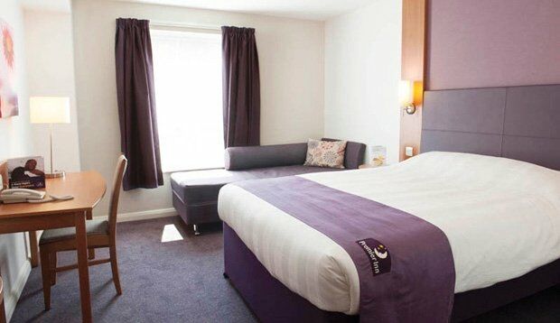 Premier Inn Rugeley Exterior foto